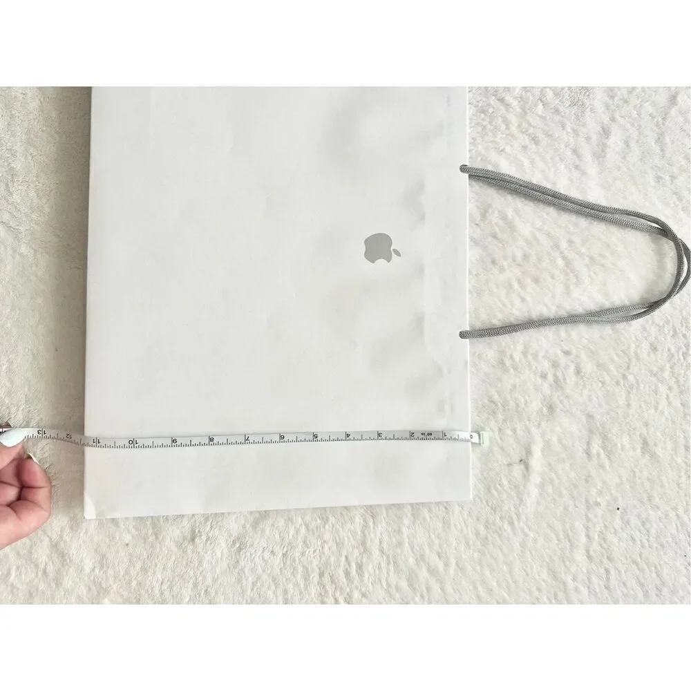 White and gray apple gift bag ￼